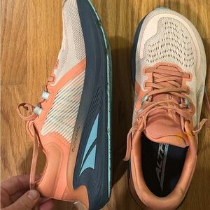 Altra Women's Athletic Shoes - Coral and Teal